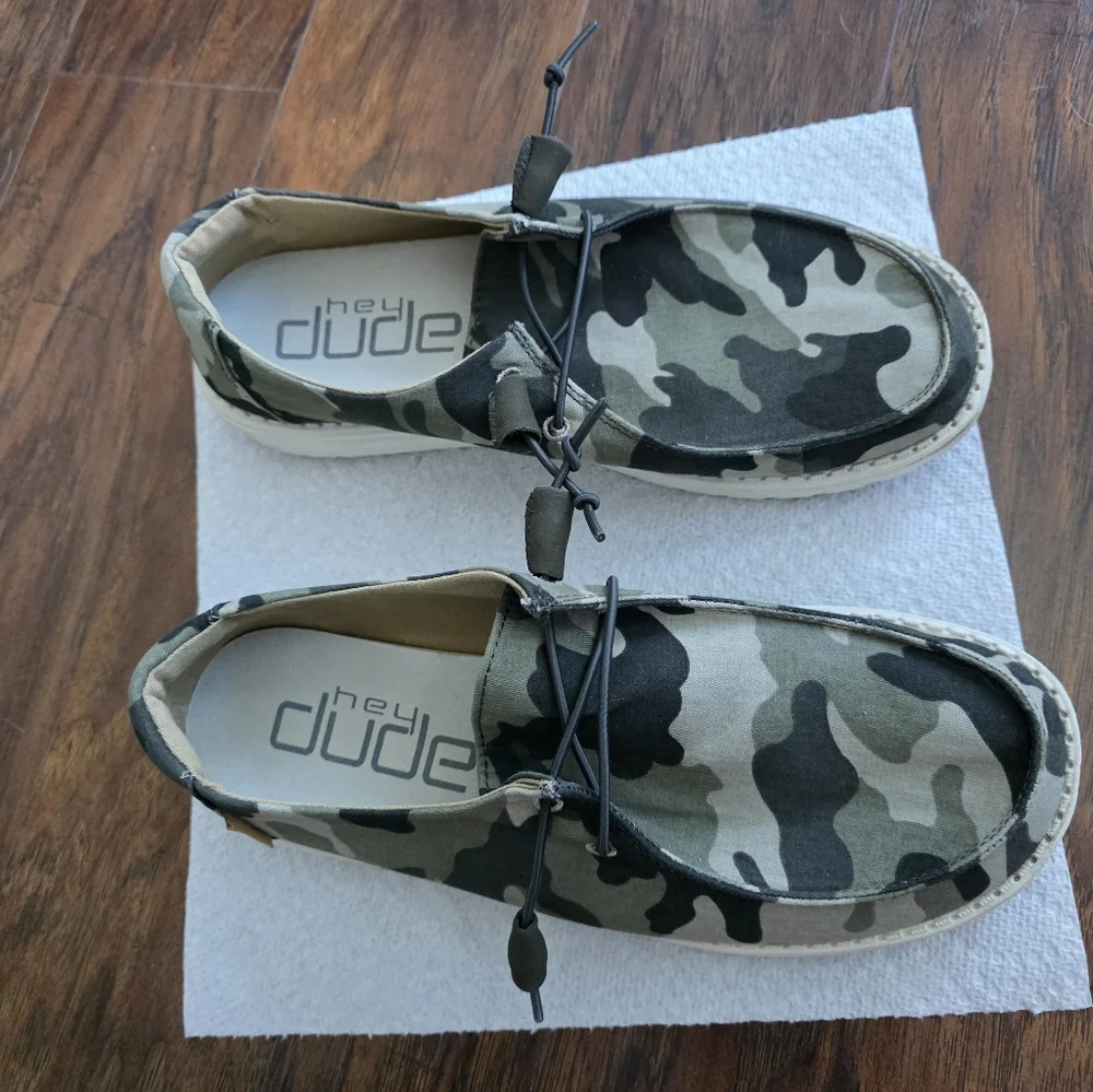 Hey Dude Wendy Camo Green Slip On Loafer Shoe Women’s Size 9 - Picture 2 of 8